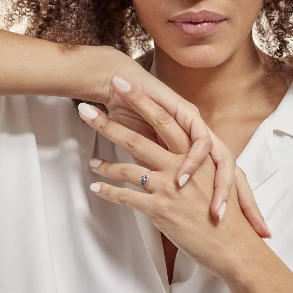 Bague Petale Or Blanc Saphir Et Diamant