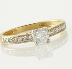 Bague Solitaire Accompagné Aramis Or Jaune Diamant Synthétique