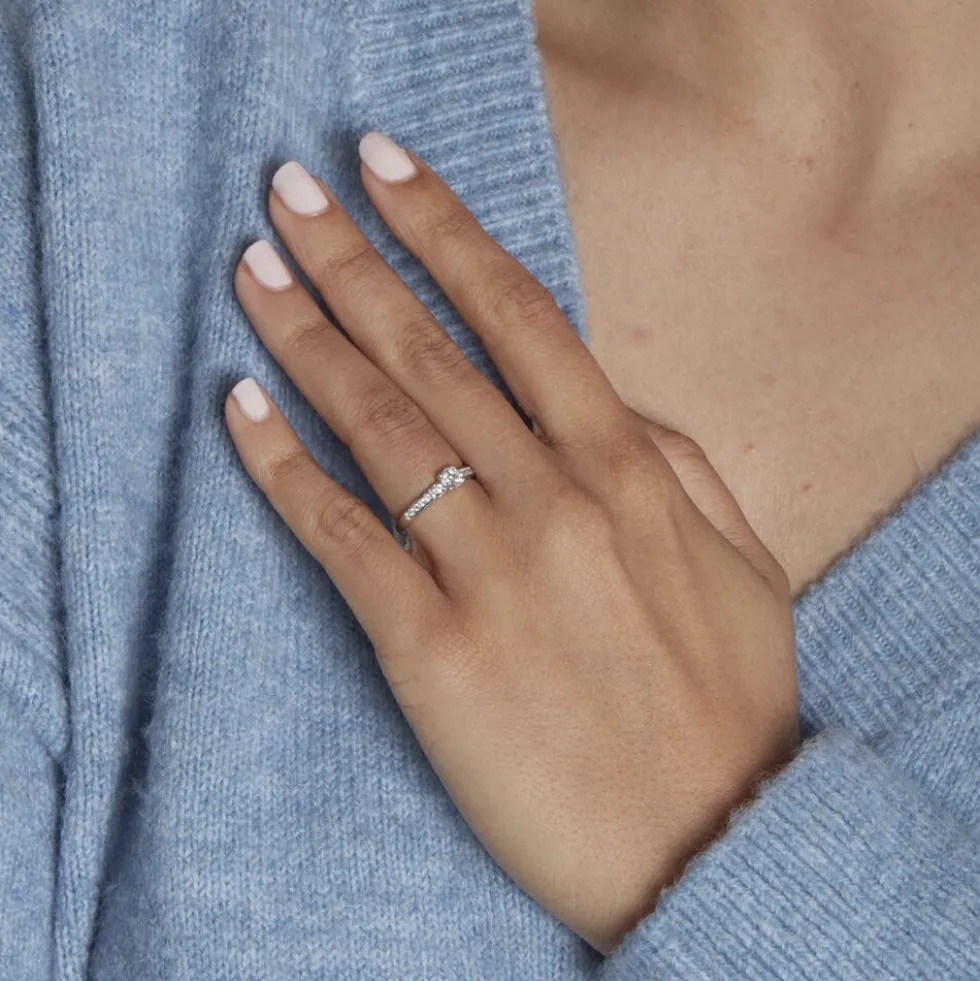 Bague Solitaire Accompagné Aramis Or Blanc Diamant Synthétique