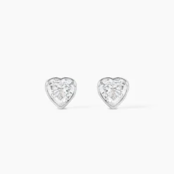 Boucles D'oreilles Puces Coeur Serti Clos Or Blanc Oxyde De Zirconium
