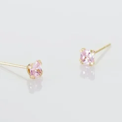 Boucles D'oreilles Puces Doreen Carre Or Jaune Oxyde De Zirconium