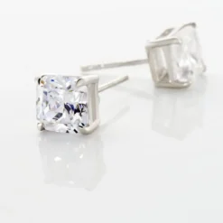 Boucles D'oreilles Puces Doreen Carre Or Blanc Oxyde De Zirconium