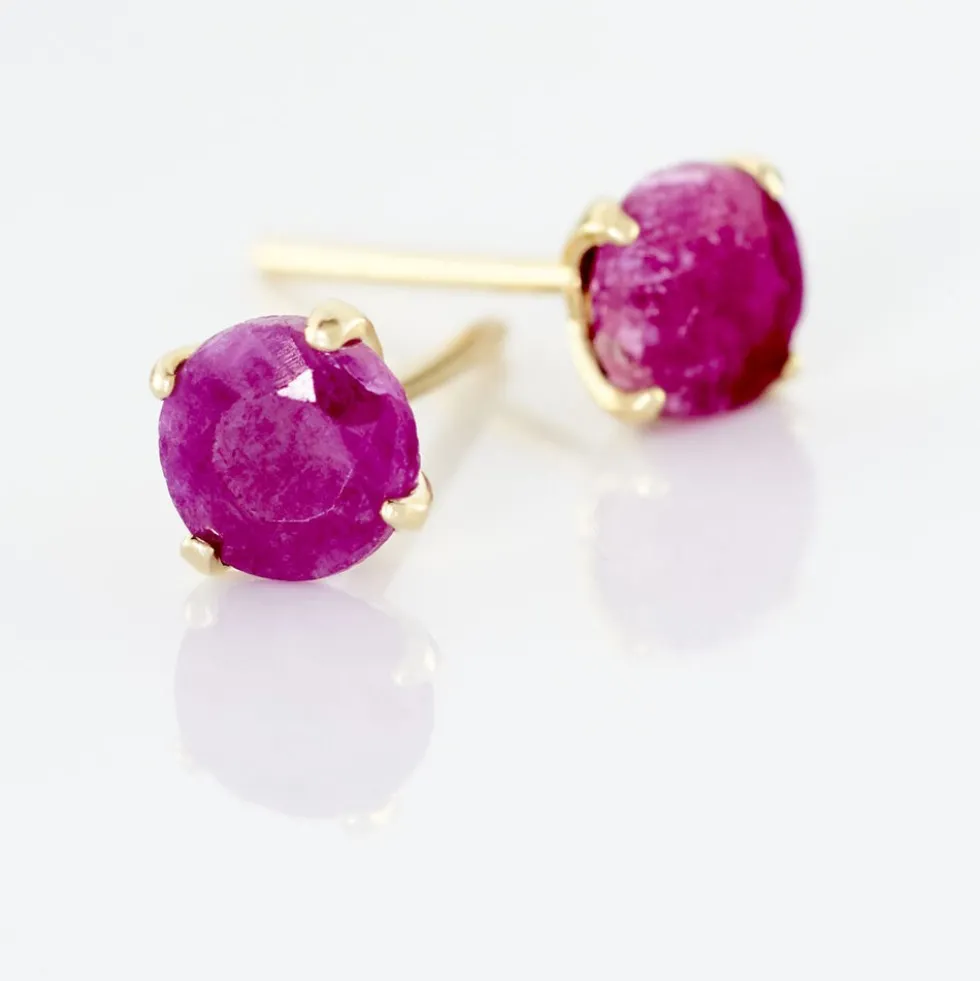 Boucles D'oreilles Puces Elea Serti Griffe Or Jaune Rubis