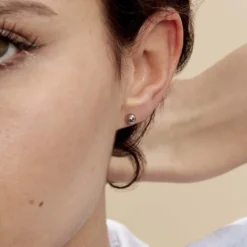 Boucles D'oreilles Puces Fidelia Boule Or Blanc