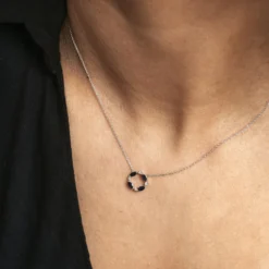 Collier Arlina Or Blanc Saphir Et Diamant
