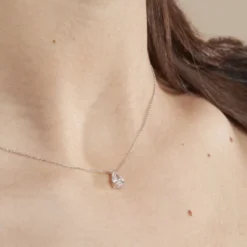 Collier Enis Or Blanc Oxyde De Zirconium Et Olivine