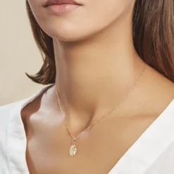 Pendentif Vierge Ovale Or Jaune